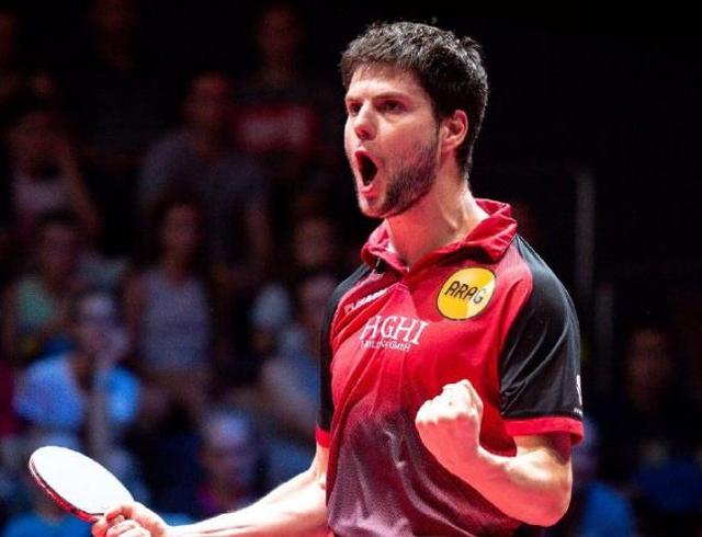 支撑着球队 支撑着球队