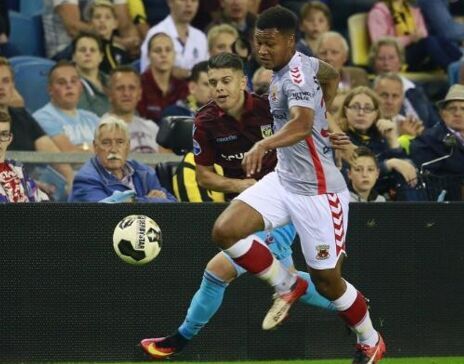 在现代足球 在现代足球